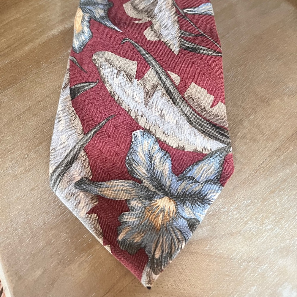 NWT! Tommy Bahama Necktie 100% Silk